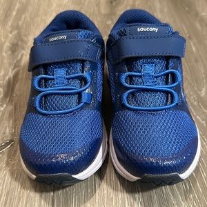 COPY - Like new sneakers!